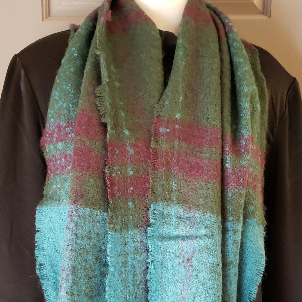 Barneys New York Green Multi Scarf - Picture 4 of 6